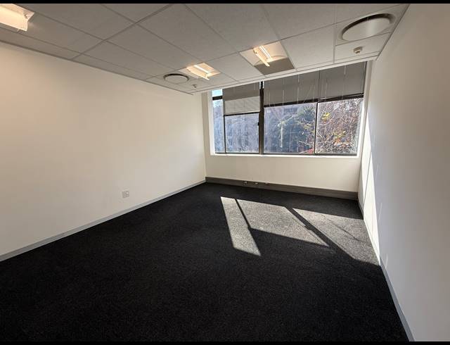 589M² OFFICE TO LET IN PARKTOWN